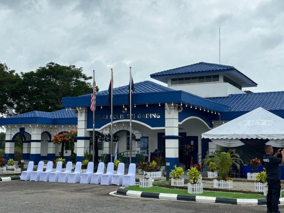 **已签发**柔:第二版头条:柔警方已动员近千警力,与各单位配合救灾