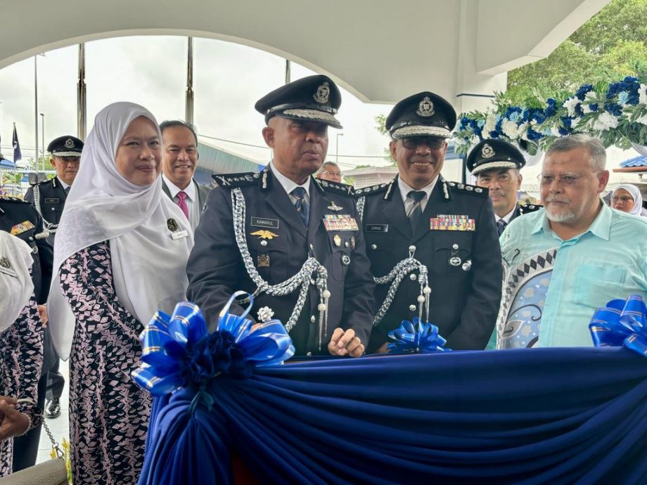 **已签发**柔:第二版头条:柔警方已动员近千警力,与各单位配合救灾