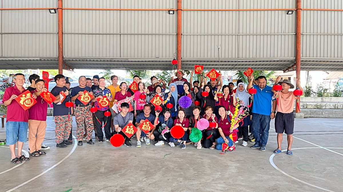 **已签发**柔:超过100人参与,古来新村及新港新村大扫除迎新年