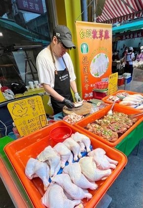 巴刹摆摊卖鸡腿 男星心酸曝原因