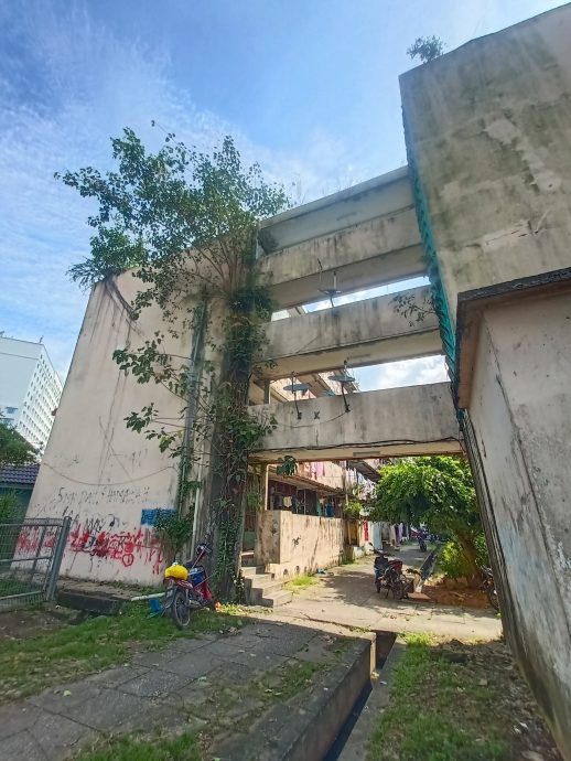 巴生班达马兰廉价组屋 落成60年终设管理机构