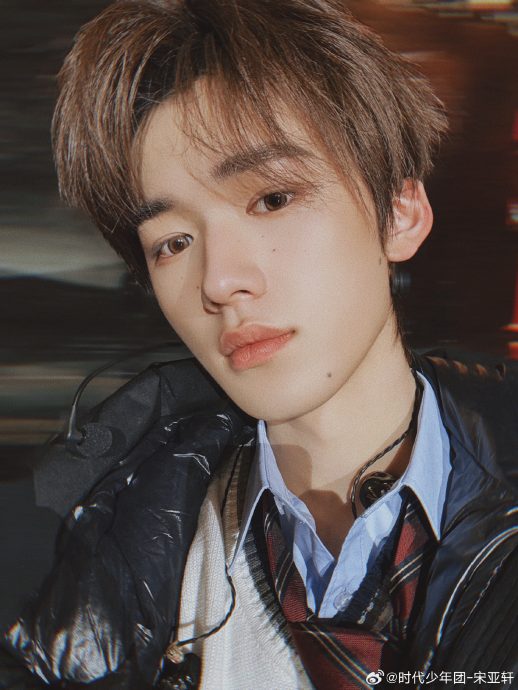 建议19岁偶像谈恋爱 张雨绮被骂上热搜