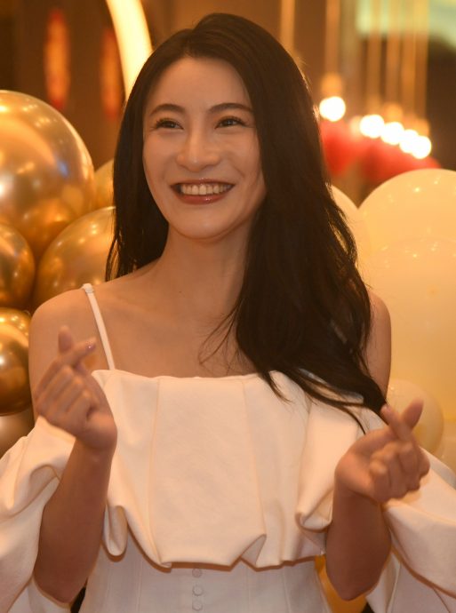 开心佘诗曼封3料视后 林夏薇许愿合作