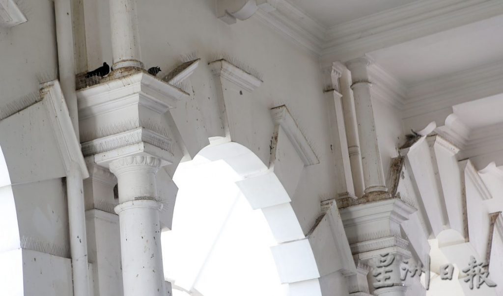 怡保火车站鸟粪斑斑损市容