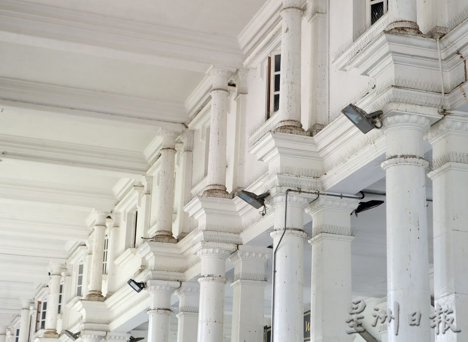 怡保火车站鸟粪斑斑损市容