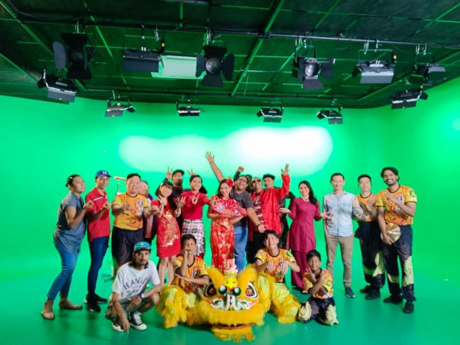 我们∕各族参与农历新年歌制作，《Xin Nian Lai Lo》听出多元共荣感动