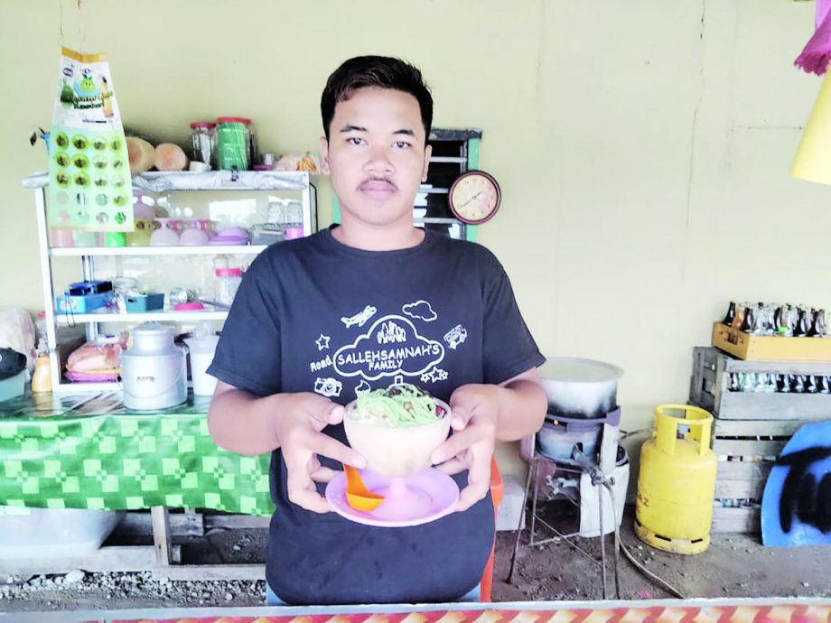 才17岁就是2家店的老板!“做2份工才能赚到钱”