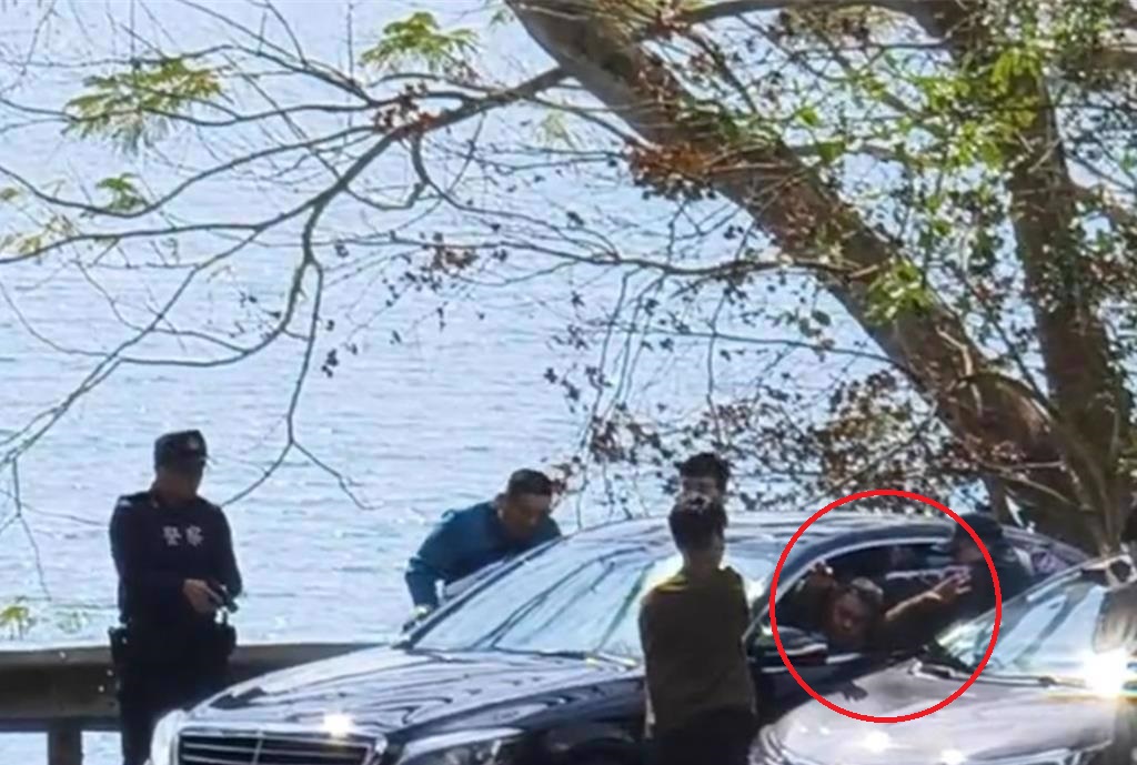 投资惨亏持刀闯邮局 男子抢劫失败纵火逃