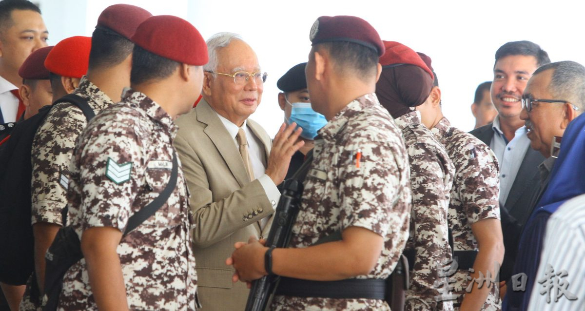 指Netflix《逃亡者》妨碍1MDB案审理 纳吉律师促政府要求撤片