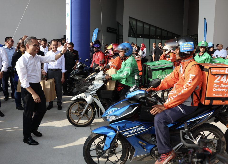 推33令吉数据配套 20万送餐包裹外送员受惠