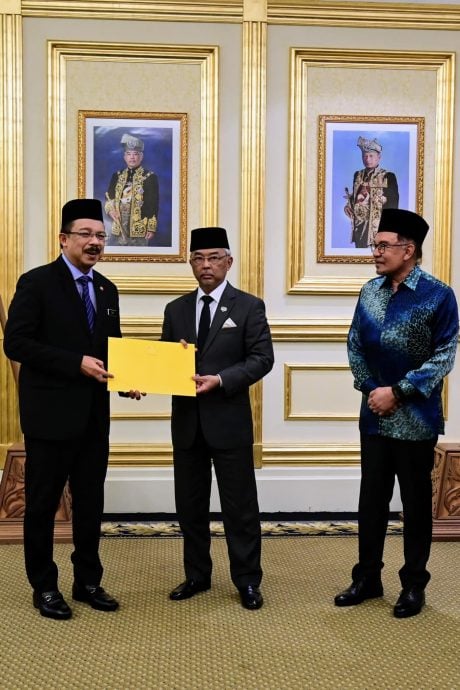 政府首席秘书莫哈末祖基脸书