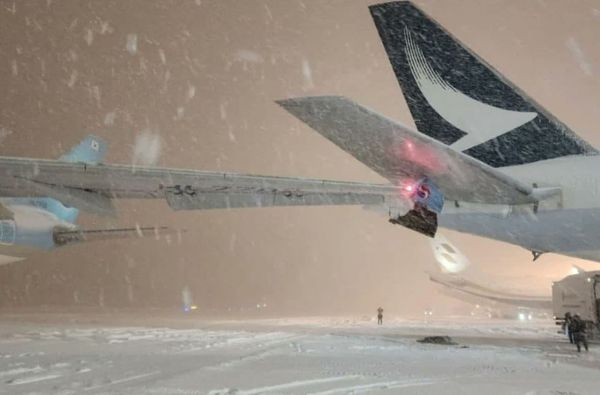 日本新千岁机场两机碰撞“机身刮出大洞”　撞击原因出炉