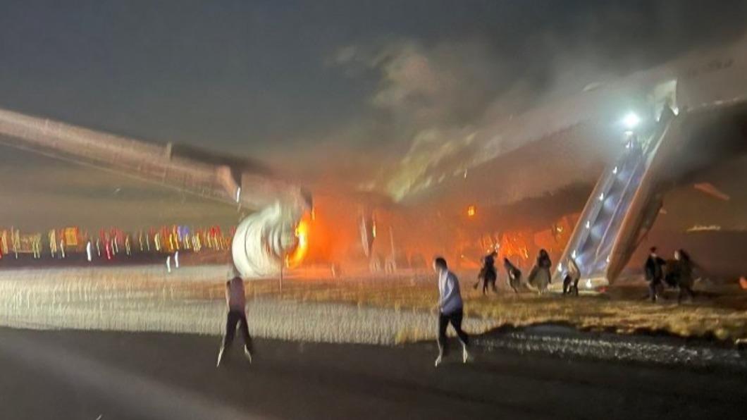 日航全员生还奇迹18分钟详细通联曝 「这一刻」与海保机出现认知差异