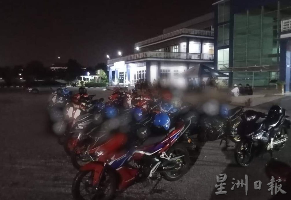 曼绒警方展“公路流氓”行动 扣13未成年少年助查