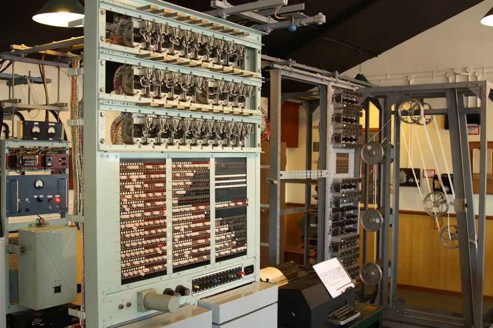 曾促成诺曼第登陆 英国庆“巨人电脑”问世80周年