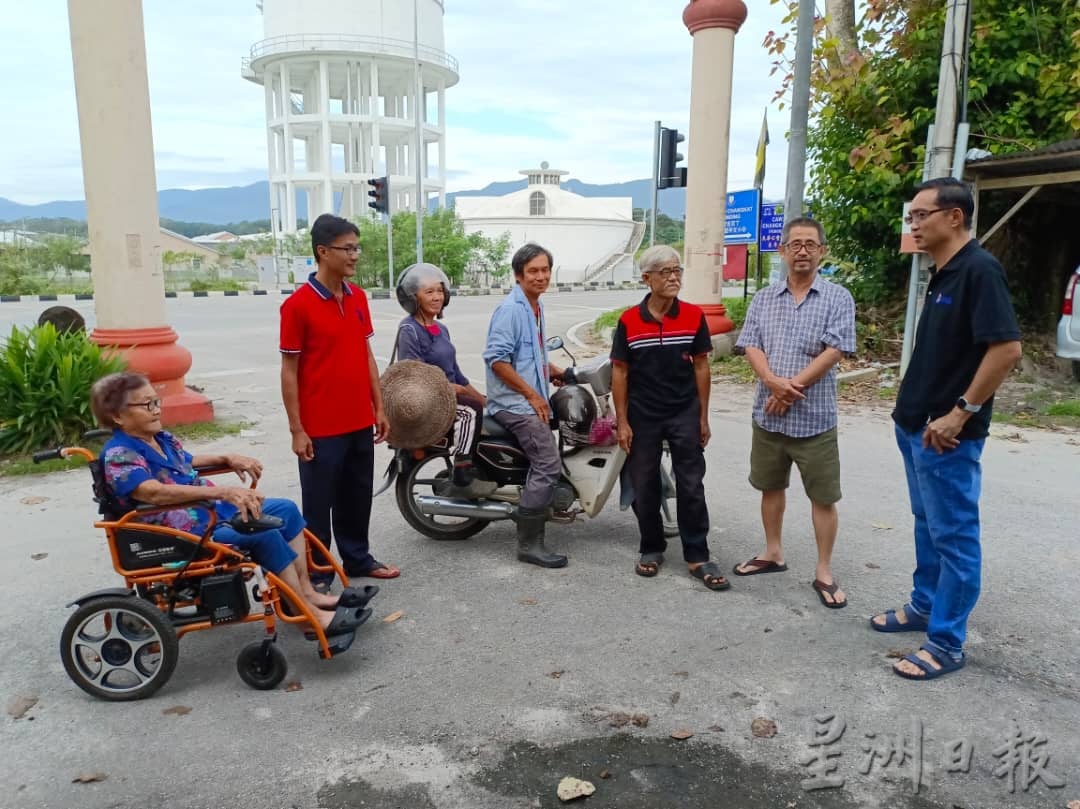 曾发生死亡车祸 不少车不察直驶过 曾吉京丁村口交通灯启用