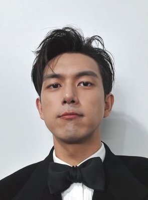 李现被爆带网红女友进组　后援会怒开呛