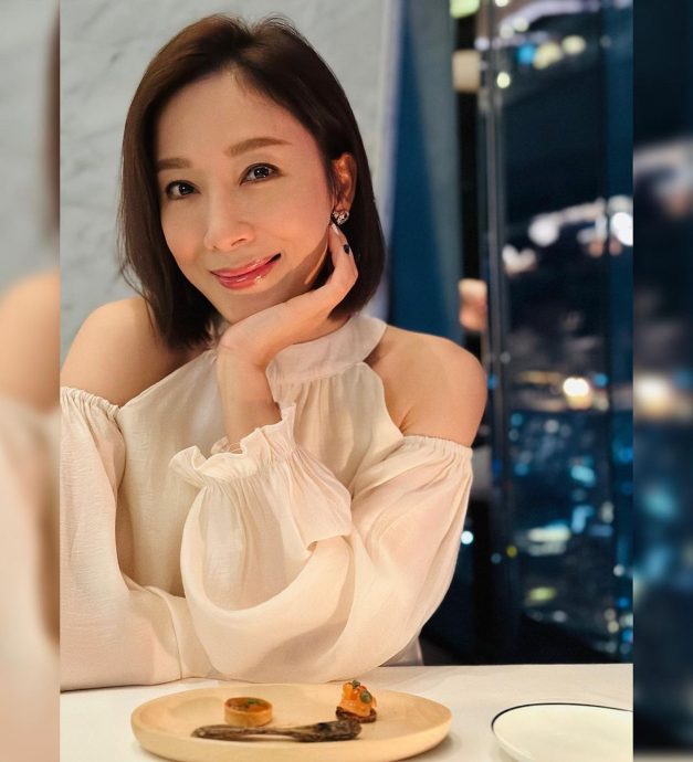 杨茜尧气势震慑路人　网：感觉下秒盖店员巴掌