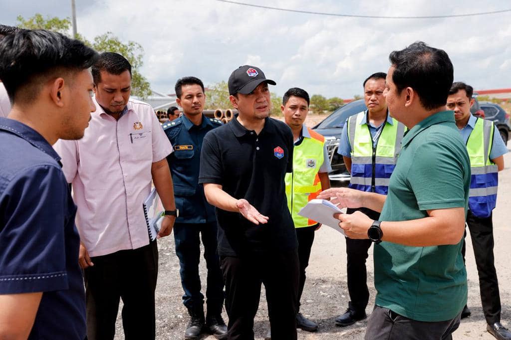柔︰ 柔大臣:确保交通顺畅安全 丹绒浪沙道路将加速维修