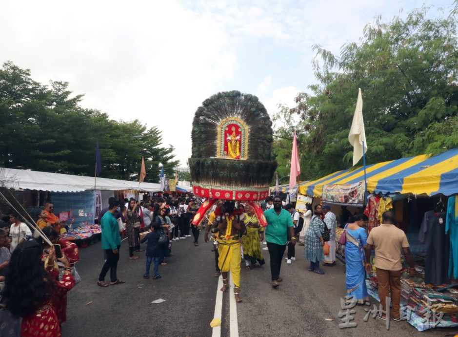 柔： 大宝森节祈愿还愿  淡杯兴都庙人山人海