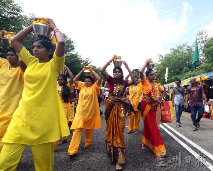 柔： 大宝森节祈愿还愿  淡杯兴都庙人山人海