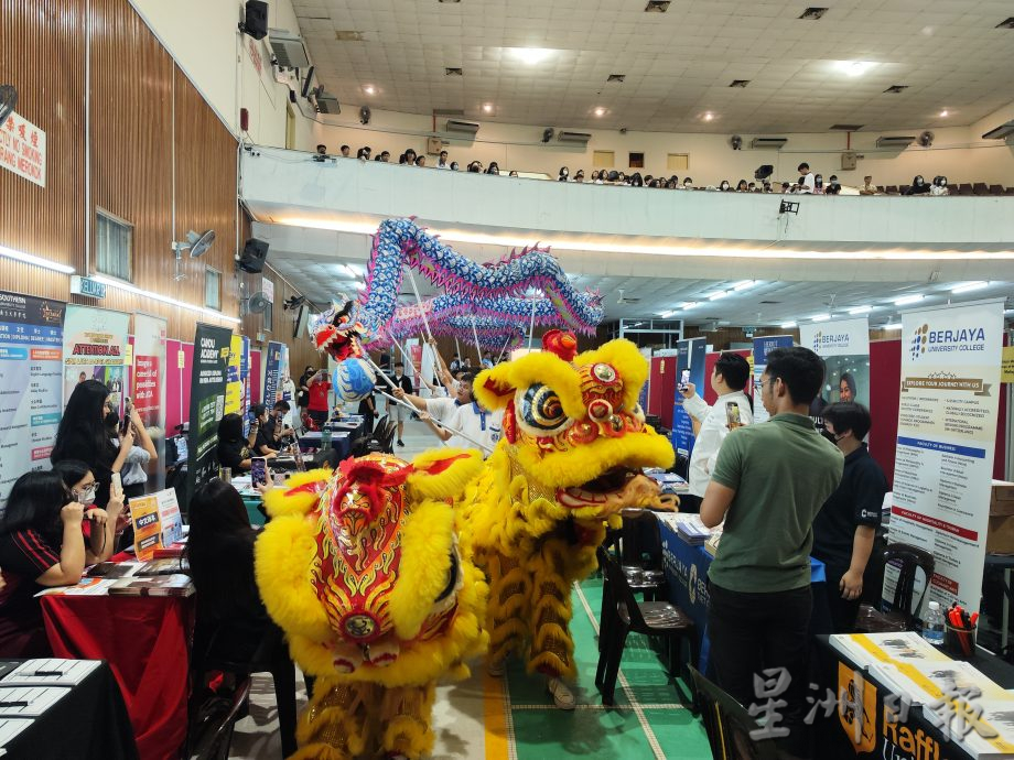 柔: 配合统考与海外大学期末 宽中升学展展延1与7月办