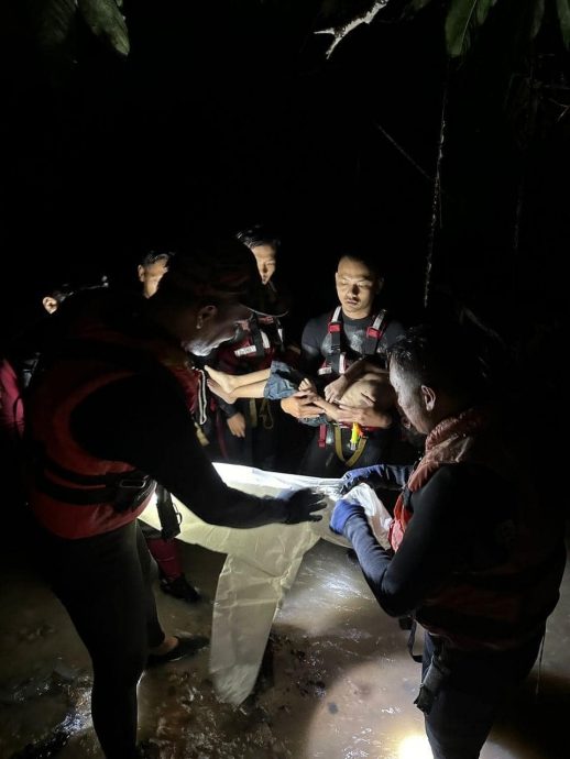 柔:5岁男童坠沟遭湍急水流冲走,寻获已变冰冷尸体