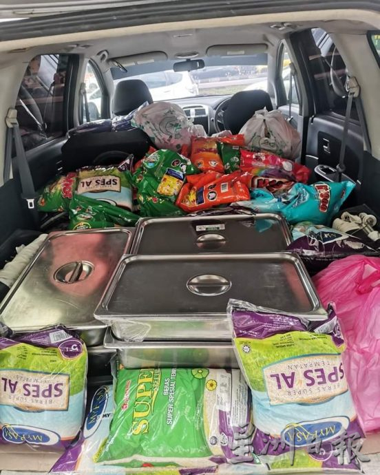 柔:【善心美事】:餐厅老板捐盒饭物资 救助贫户流浪汉逾10年