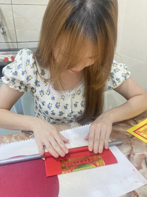 柔:今日面谱(25/1见报):少女制一桶金迎新年