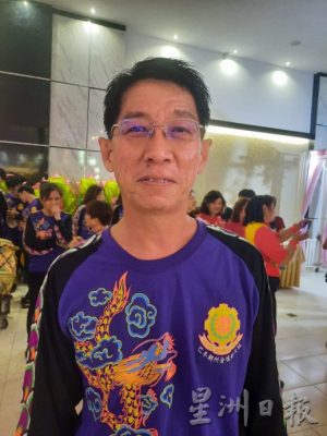 柔:封底:这些人,那些事(1月29日刊):千年巾帼龙队走过12年精彩历程 即将告别舞龙舞台