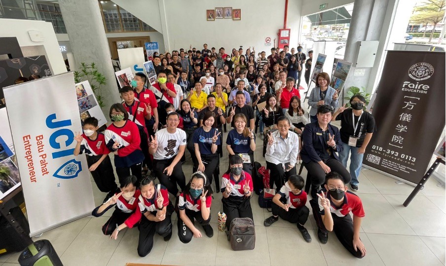 柔:封面:善心美事: 慢飞天使参与摄影活动,走入社区打破刻板印象