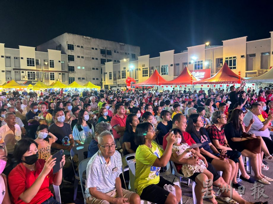 柔:峇华团新春庆典大游行 8000人参与其盛喜迎春