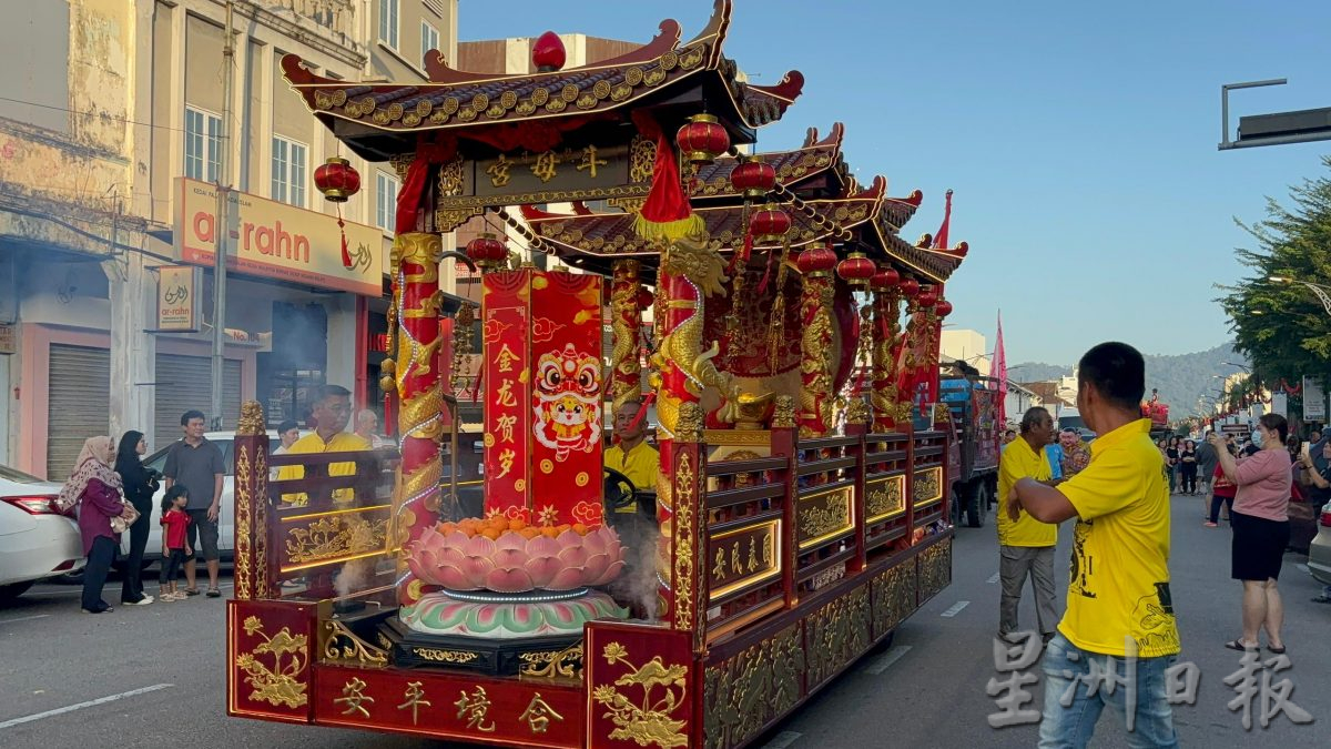 柔:峇华团新春庆典大游行 8000人参与其盛喜迎春