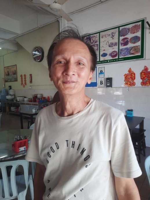 柔:年关近窃案增 麻坡一餐馆遭爆窃