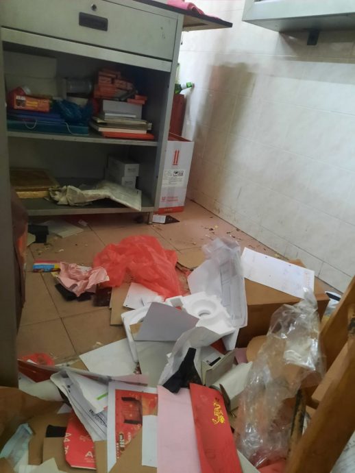 柔:年关近窃案增 麻坡一餐馆遭爆窃