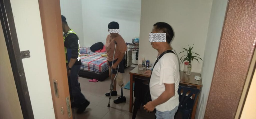 柔:新闻:利用外籍残障人士行乞,每人一天可乞讨500令吉 ,2人贩子落网