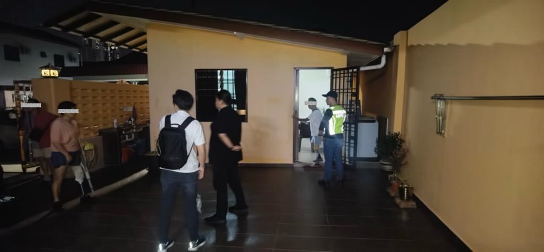 柔:新闻:利用外籍残障人士行乞,每人一天可乞讨500令吉 ,2人贩子落网