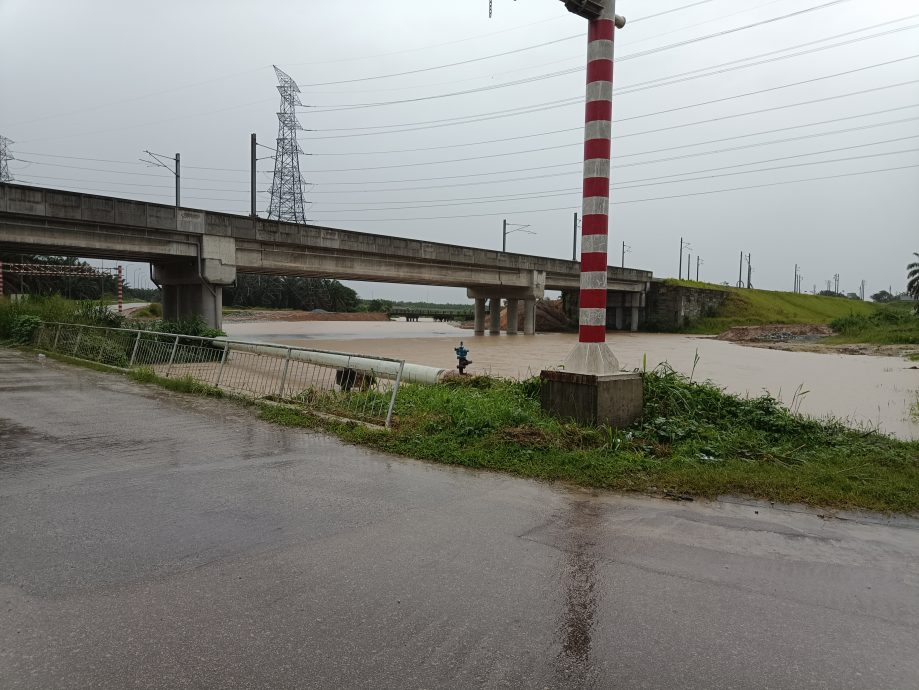 柔:新闻:拉央拉央遭受水灾侵袭 受灾人数增至60人