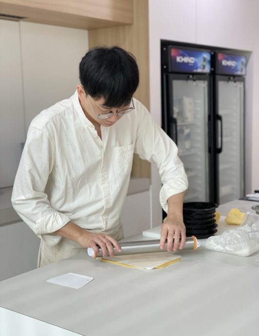柔:时尚记事簿(20日见报):甜食爱好者新宠,法式甜点成小镇亮点