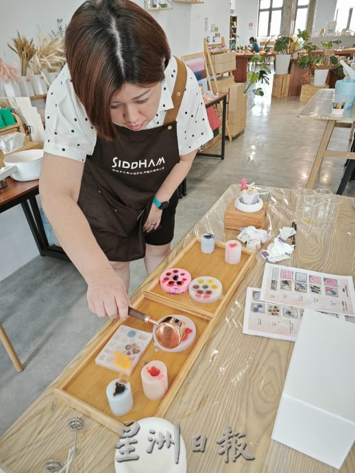 柔:时尚记事簿:见报日1月13日:疗愈手作香薰正悄悄掳夺时下年轻男女的心。