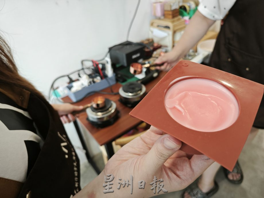 柔:时尚记事簿:见报日1月13日:疗愈手作香薰正悄悄掳夺时下年轻男女的心。