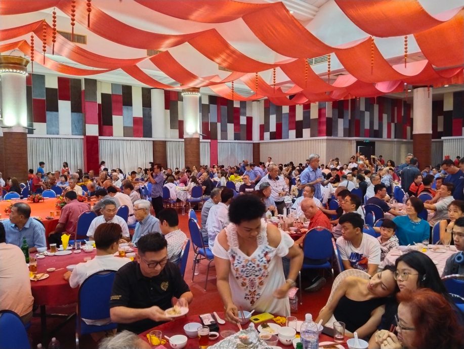 柔:柔潮州八邑会馆筵开55席 “回潮日”推介游神衣