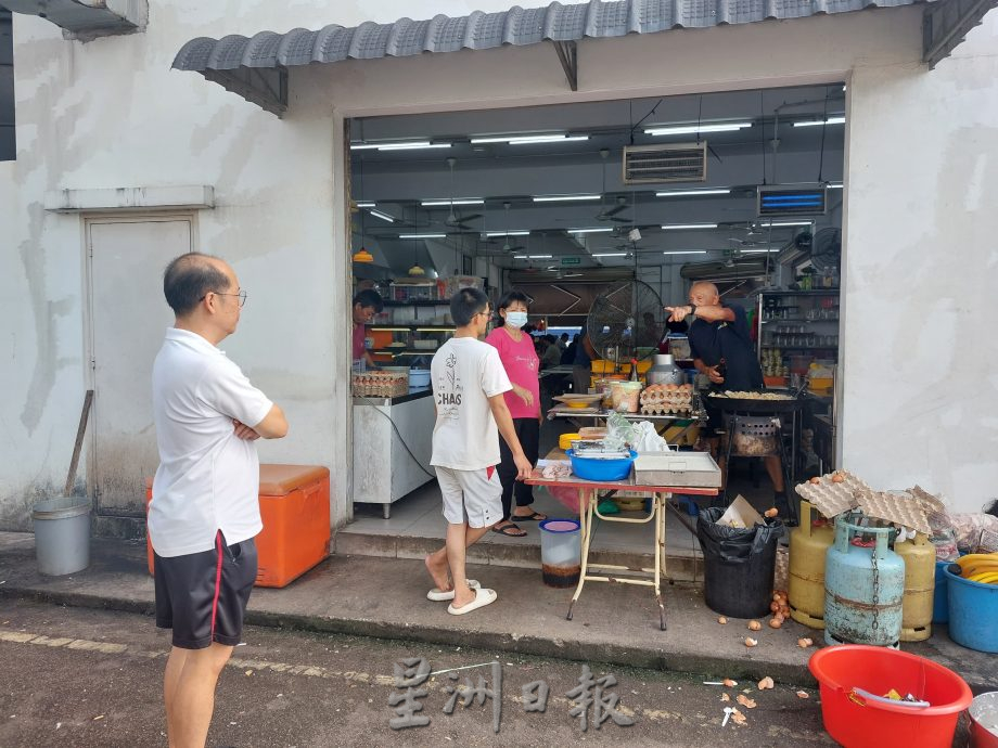 柔:食客指路(1月16日刊):居銮人的童年记忆 Uncle炒菜头粿会回味无穷