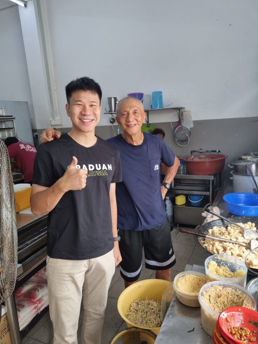 柔:食客指路(1月16日刊):居銮人的童年记忆 Uncle炒菜头粿会回味无穷
