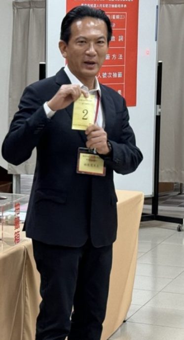 民进党林俊宪自行宣布当选台南立委