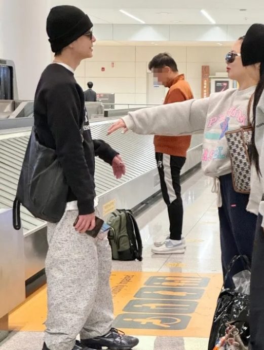 泫雅龙俊爱之旅曝光 回韩刻意装不认识