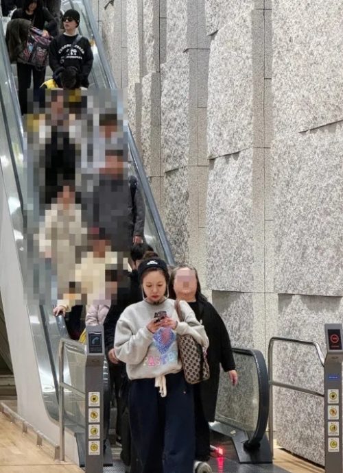 泫雅龙俊爱之旅曝光 回韩刻意装不认识