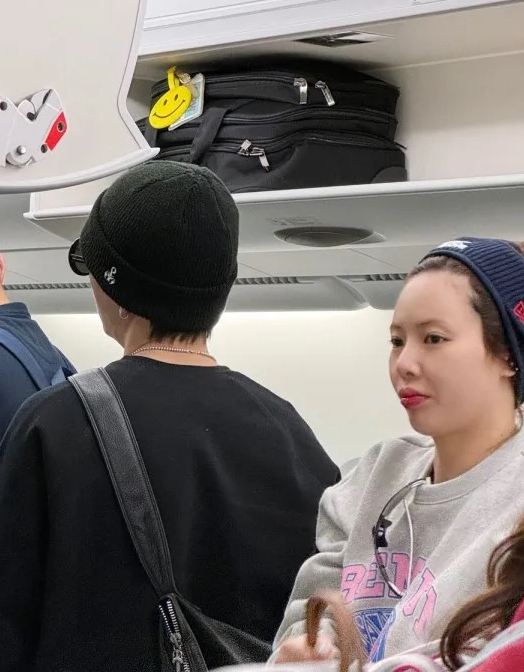 泫雅龙俊爱之旅曝光 回韩刻意装不认识