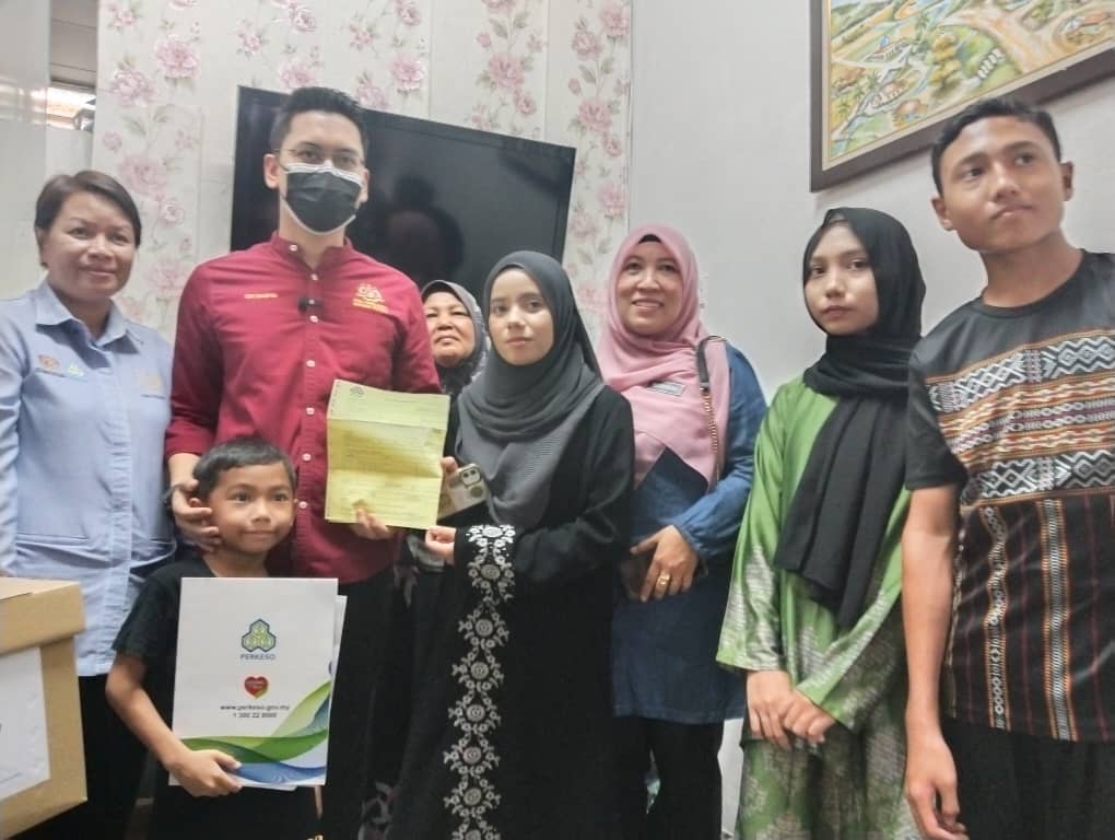 父母骑摩托闪山猪撞柱亡 4未成年子女获抚恤金