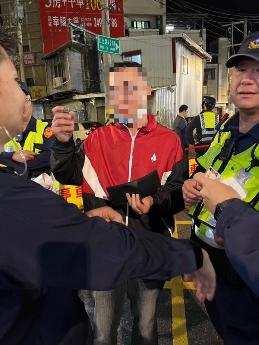 男子带空气枪枪赴柯文哲造势活动被捕 警方展开侦办